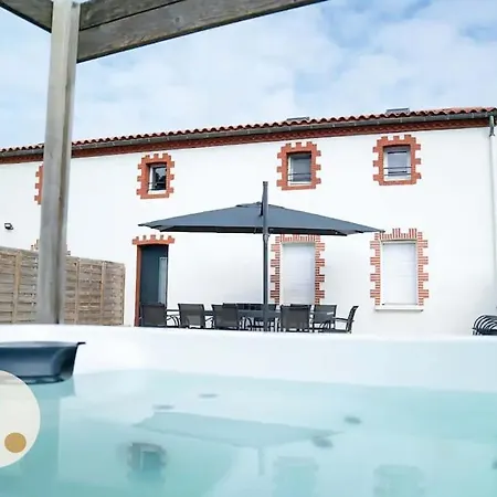 Holiday home Tranquiloue - Honorus - 5min Du Puydufou Les Epesses